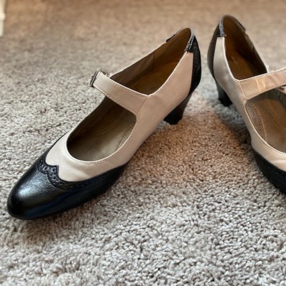 Aerosoles - Picture 3 of 4